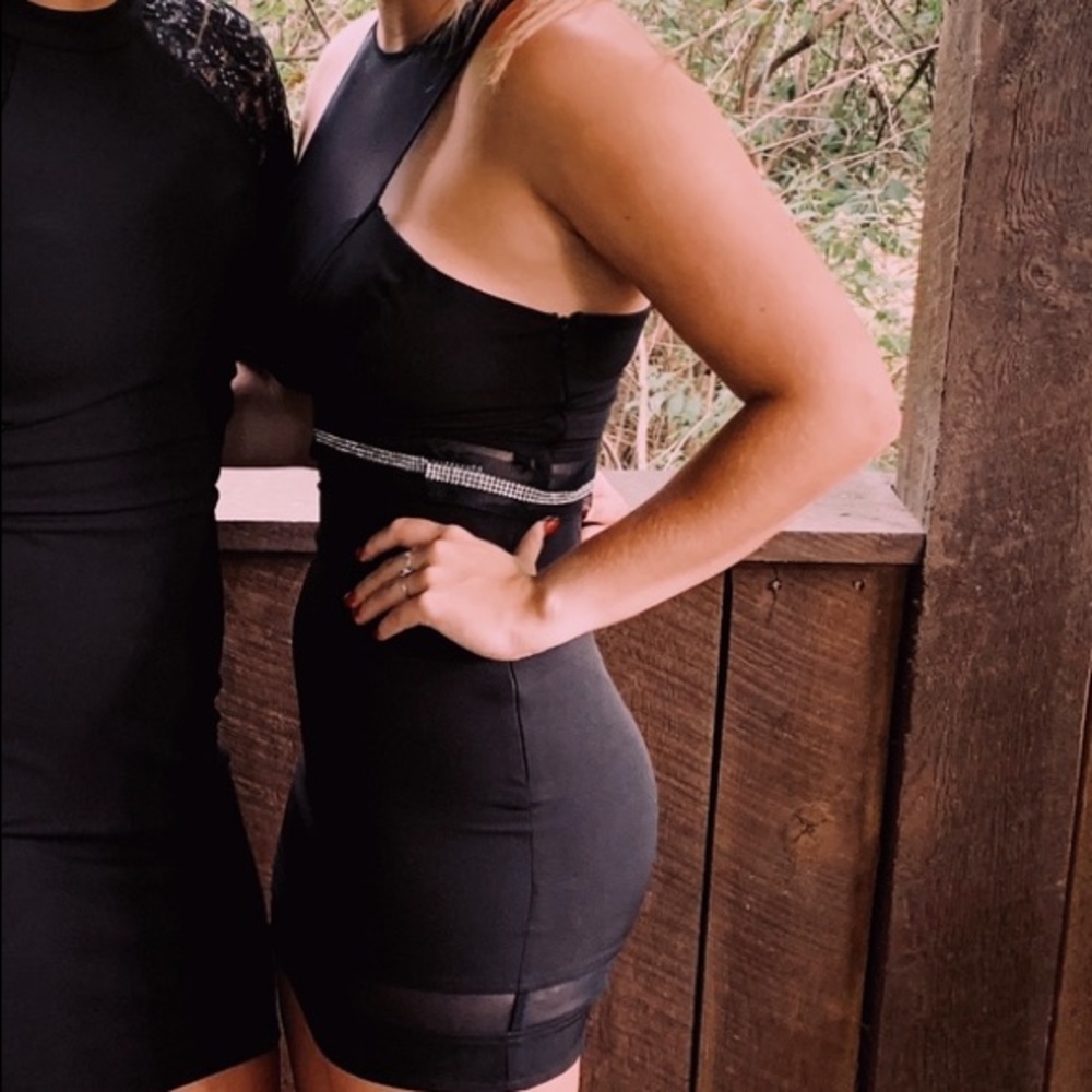 tight black short dress